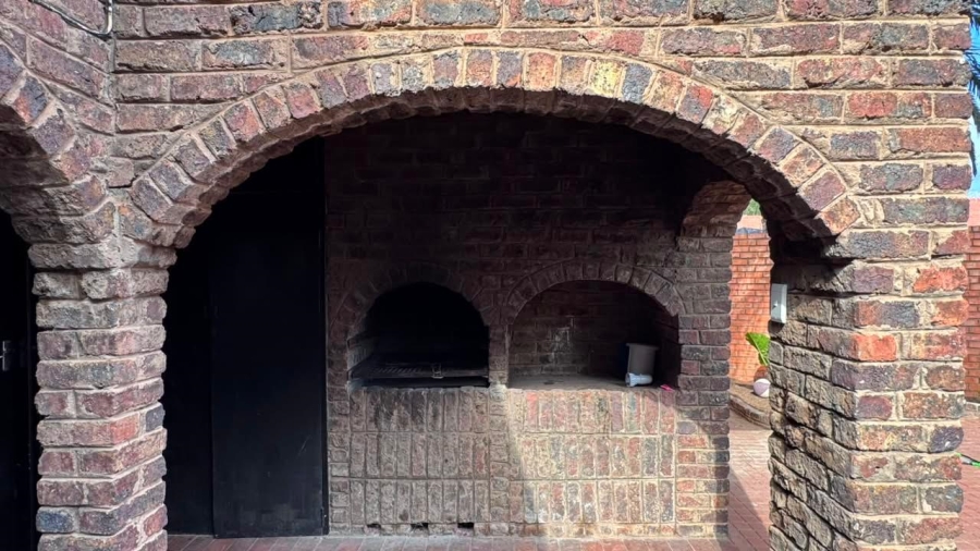 5 Bedroom Property for Sale in Royldene Northern Cape
